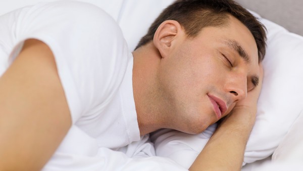 快克会引起嗜睡吗 咽舒胶囊能和快克一起吃吗