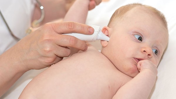 三个月婴儿吐奶是怎么回事