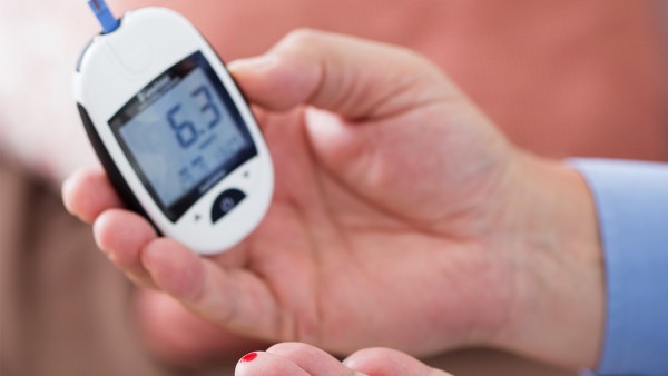 2型糖尿病尿检指标高怎么办