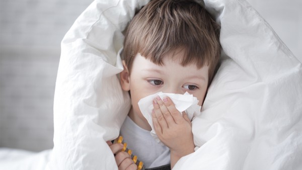 对乙酰氨基酚滴剂能和双黄连口服液一起吃吗 小儿感冒的治疗方法有哪些