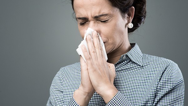 慢性鼻炎鼻子臭吃什么药好 鼻渊软胶囊成人吃多少