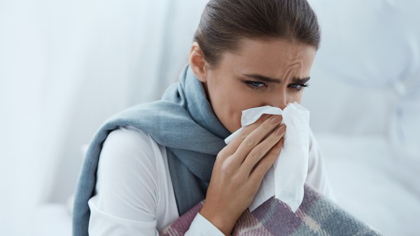 感冒加鼻炎超级难受怎么办 感冒鼻炎的三大知识点