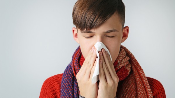 感冒鼻塞吃什么药治疗  不同感冒有不同治法