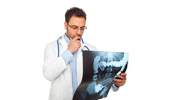 医生提醒：科学理性应对新冠病毒，无需盲目囤药