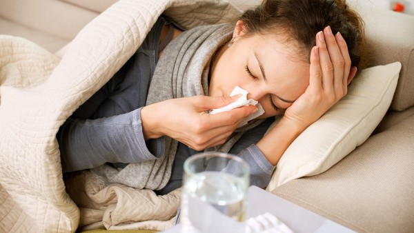 复方氨酚烷胺片用于流行性感冒引起流鼻涕的用量是怎样呢？