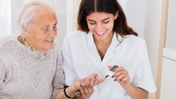 血糖是决定糖尿病用药的风向标 吃药引起血糖高是糖尿病吗