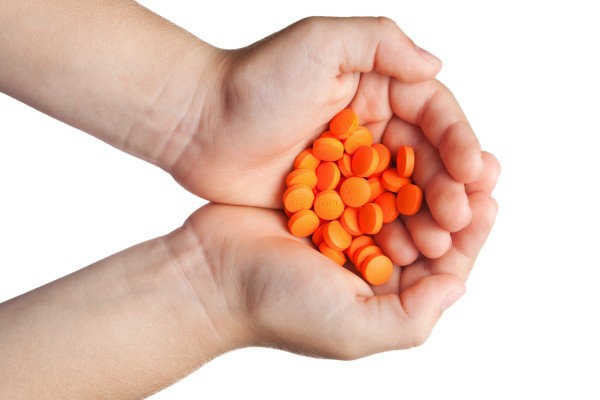 12种新冠治疗用药成准医保药品：利巴韦林、君歧肠胃合剂在列