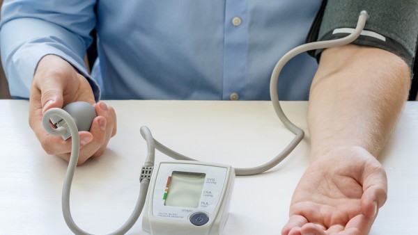 服用阿托伐他汀钙分散片对血压有功效吗？