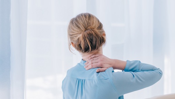 颈痛颗粒和颈复康颗粒哪个效果好？颈痛颗粒和颈复康区别？