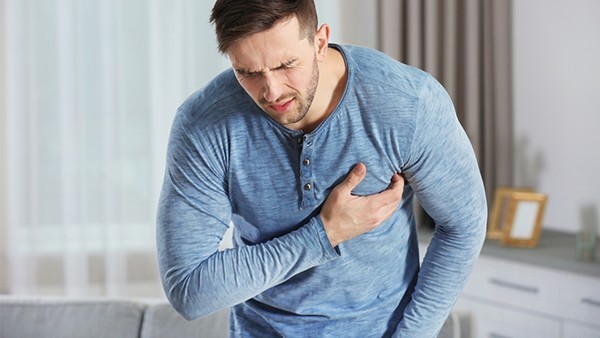 干咳、胸闷吃什么药效果好 胸闷咳嗽有痰怎么回事？