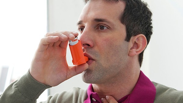 咽喉多久消肿,喉咙肿胀?可用激素治疗或服用中药