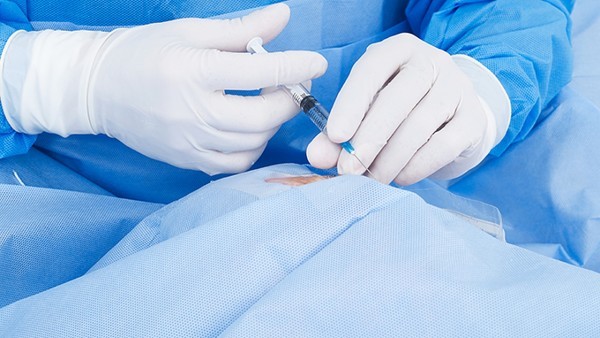 梅毒的潜伏期一般是多久,梅毒潜伏期9月90天分三期施打