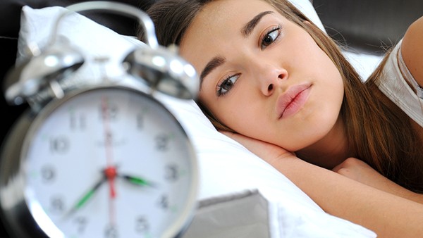 经常熬夜的人需要吃什么食物调理 经常熬夜慎食哪几种食物