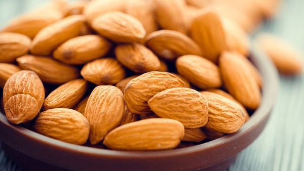 吃什么食物能补多巴胺 补多巴胺慎食哪几种食物