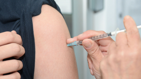 打新冠疫苗针感冒了能吃感冒药吗