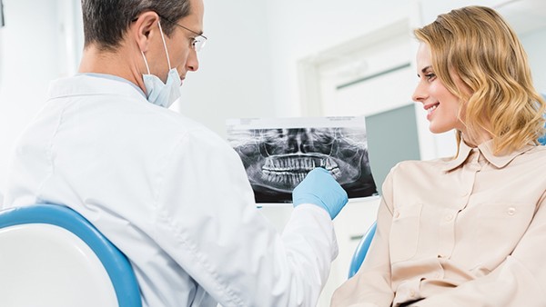 連花清瘟和布洛芬能同吃嗎 醫(yī)生提醒中成藥和西藥服用間隔須超1小時