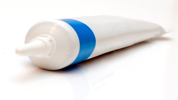 消白软膏的用法用量是什么的呢？