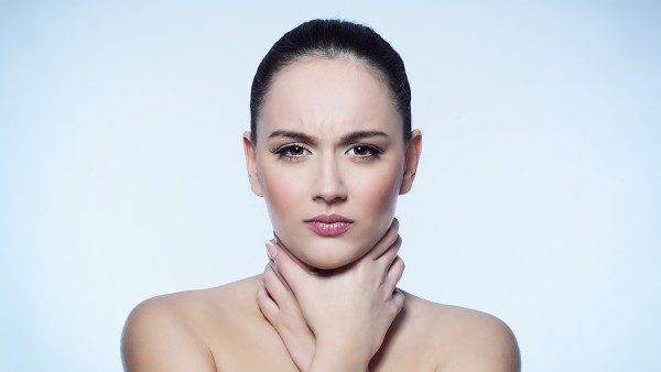 咽喉炎怎么吃药效果好 吃五味麝香丸效果好吗