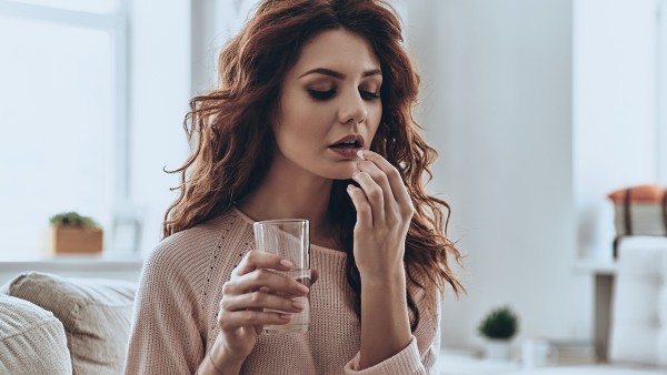 感冒解热颗粒能和快克一起吃吗 枇杷止咳颗粒能和快克一起喝吗？