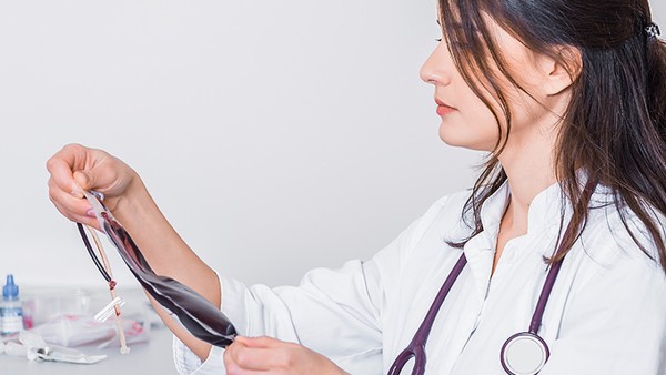 蒙脱石散“物理”止泻在肠道内形成保护膜 国家药监局教你备好儿童用药箱