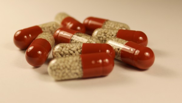 肾康宁胶囊一次吃多少？肾康宁胶囊一次过量没事吧？