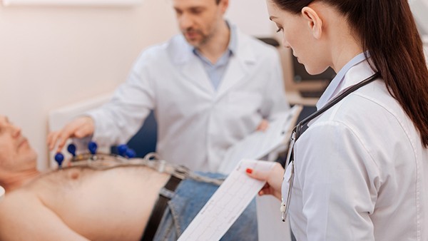 苯磺酸氨氯地平片推荐使用量是多少？苯磺酸氨氯地平片每日一次吗