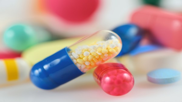 銀黃清肺膠囊能和小柴胡顆粒一起吃嗎 銀黃清肺膠囊小孩可以吃嗎