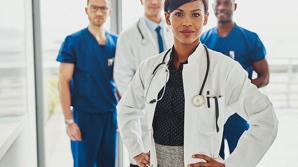 新冠患者感染后需要去医院吗 新冠肺炎居家推荐用药