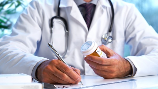 新冠家庭备用药有哪些 复方福尔可定糖浆与布洛芬可以一起吃吗