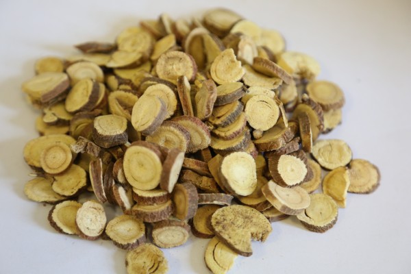 朋友圈治療新冠“管用藥”不宜借鑒是真的嗎？