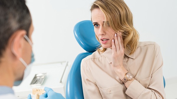布洛芬口腔崩解片能和藿香正气胶囊一起吃吗 布洛芬片说明书内容有哪些