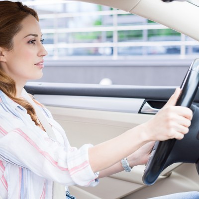 复方可待因口服溶液能和藿香正气胶囊一起吃吗 吃这些药后别开车