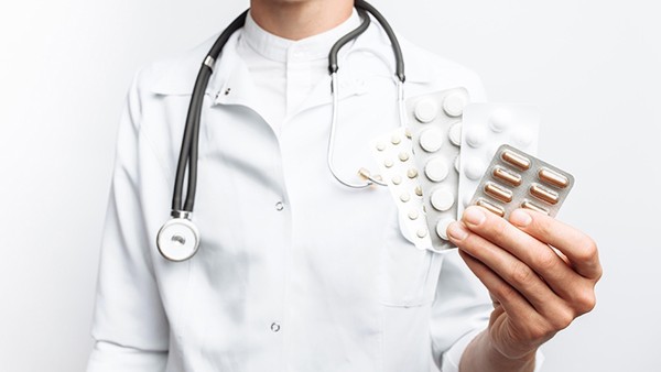 羚羊感冒软胶囊能和金花清感颗粒一起吃吗 新冠病毒感染者用药目录