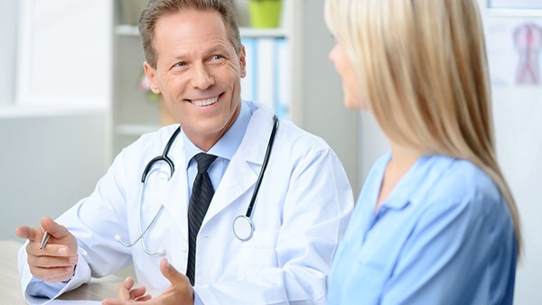 细菌感染引起的发烧怎么办 阿莫西林双氯西林钠胶囊与布洛芬可以一起吃吗