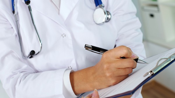 網(wǎng)傳新冠病毒感染分階段用藥指導圖靠譜嗎，專家給出明確建議