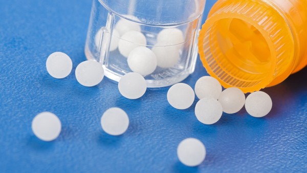 泰生平小儿氨酚黄那敏颗粒能和藿香正气胶囊一起吃吗 这些常用药很多人都吃错了