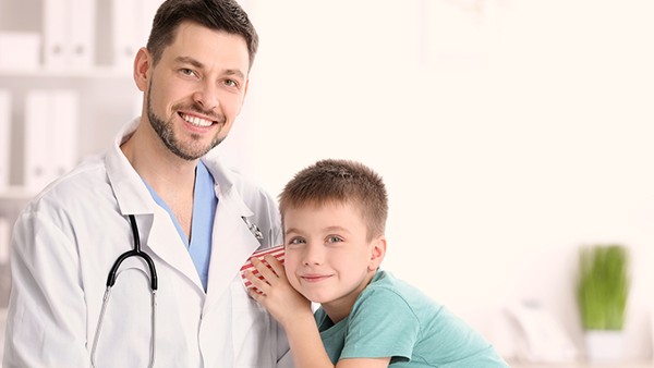 儿童感染新冠如何用药？小孩咳嗽、流涕、发热用什么药好