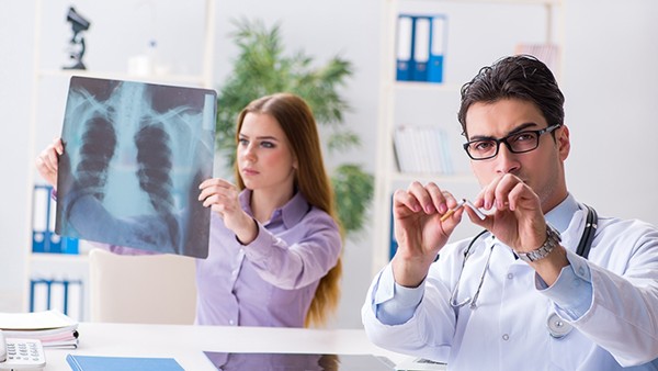 欧意阿司匹林肠溶片可以治疗新冠肺炎吗 新冠家庭常备药品清单是什么？