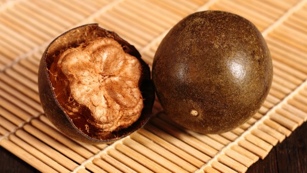 太极复方罗汉果止咳颗粒与布洛芬可以一起吃吗 小孩可以喝罗汉果止咳颗粒吗