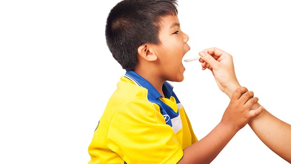 小孩感冒吃小快克可以吗 感冒咳嗽颗粒能和快克一起吃吗