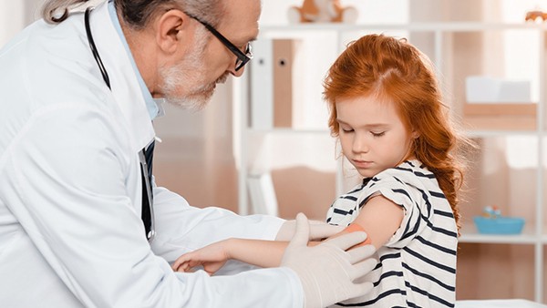 如何解决儿童吃药的难题？给你这7个好方法！