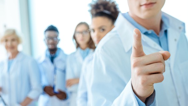 盐酸吗啉胍片的功效及作用 盐酸吗啉胍片对新冠有用吗