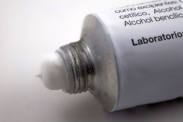 积雪苷霜软膏的主治功能是什么呢?