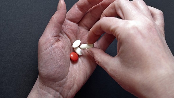 盐酸普拉克索片的药物相互作用是有哪些？