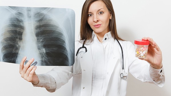 二十五味肺病胶囊能和抗病毒口服液一起吃吗 二十五味肺病丸能治肺结节吗