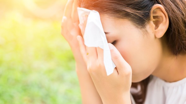 百癣夏塔热片对湿热、手心多汗有治疗效果吗？