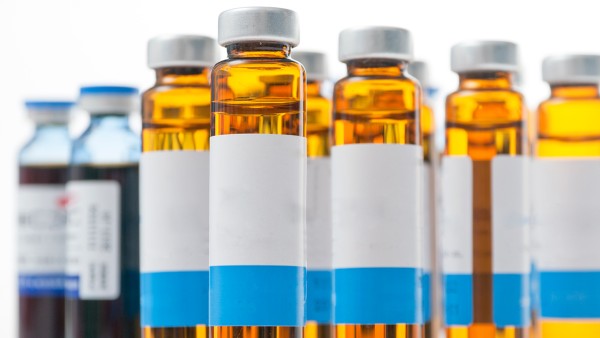 氨溴特罗口服液对新冠有用吗 打完第三针新冠疫苗咳嗽正常吗